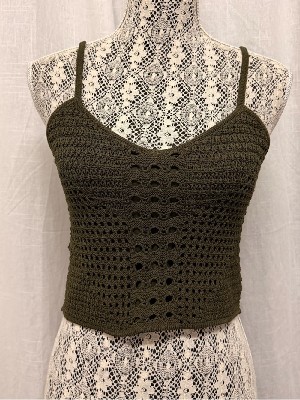 3/$20 🌺 Express Crochet Tank